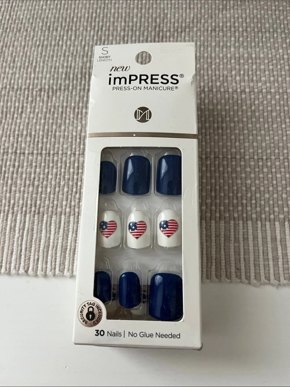 imPRESS Navy & White Heart Flag Press-On Nails